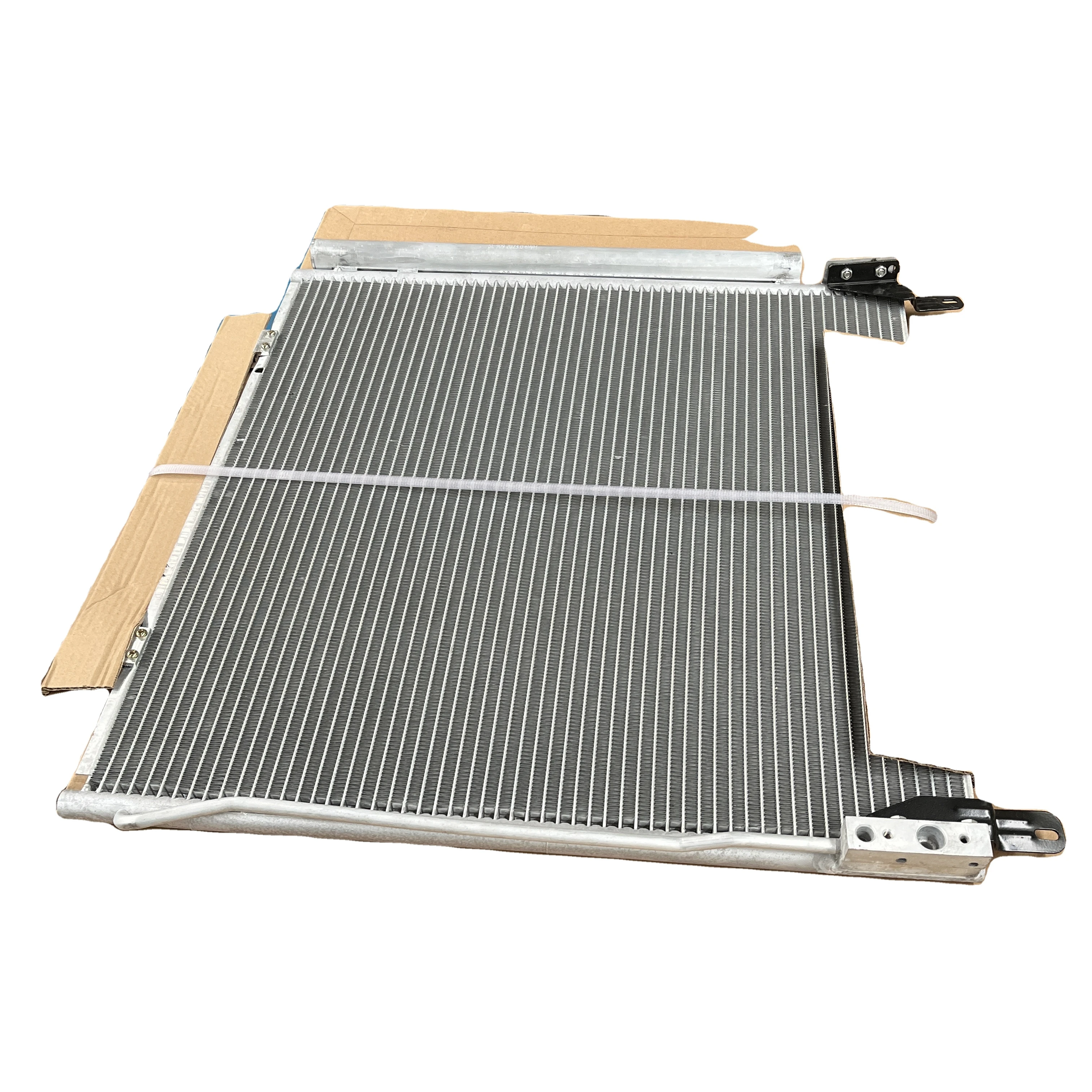 Genuine OEM Quality Auto Spare Part PN C00048272 Condenser Assembly for Car SAIC MAXUS T60 T70 T90 Pickup